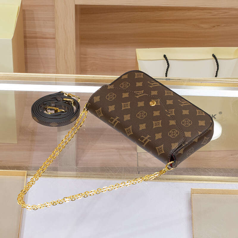 2025 New High-End Fashion Commuter Versatile Single Shoulder Crossbody Retro Niche Print Color-Block Chain Bag