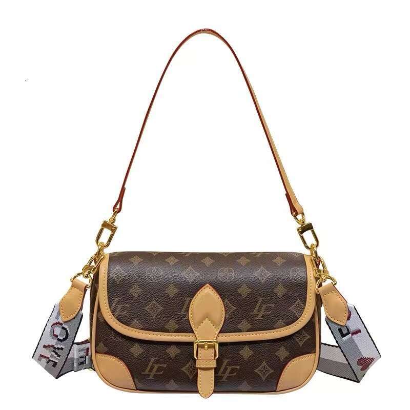 Valentine's Day Gift Genuine Leather Monogram Baguette for Women 2025 New High-end Niche Underarm Single Shoulder Crossbody Bag
