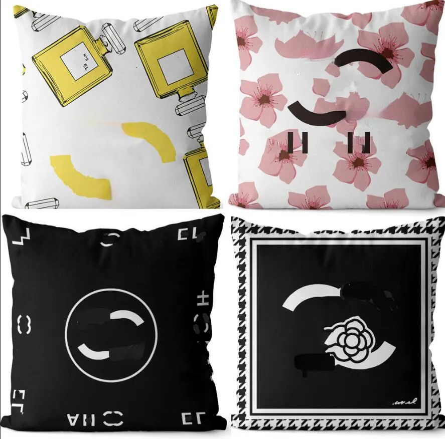 Designer Throw Classic Letter Print Home Cover Minimalist Sofa Decoration Cushion 45-45cm Core Detachable Pillow Case comfortlife_888