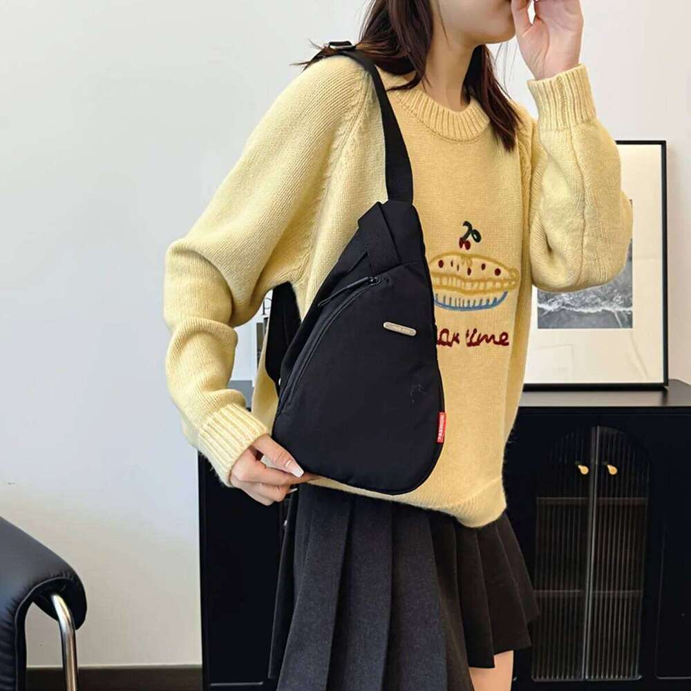 Single-shoulder for women, fashionable large-capacity crossbody bag, casual versatile, lightweight and sporty bag XJ260129