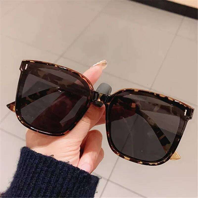 Retro New Sunglasses Men Women Popular Square Sun Glasses Ladies Black Eyeglasses Driver Goggles UV400 Mirror Shades H260129