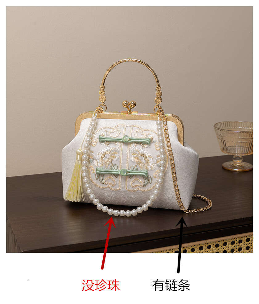 Luxury Shoulder Bags Totes Hobo New Chinese Style Embroidered Buckle Handbag For Women Spring Satin Elegant S Matching With Mamian Skirt Cheongsam Bag