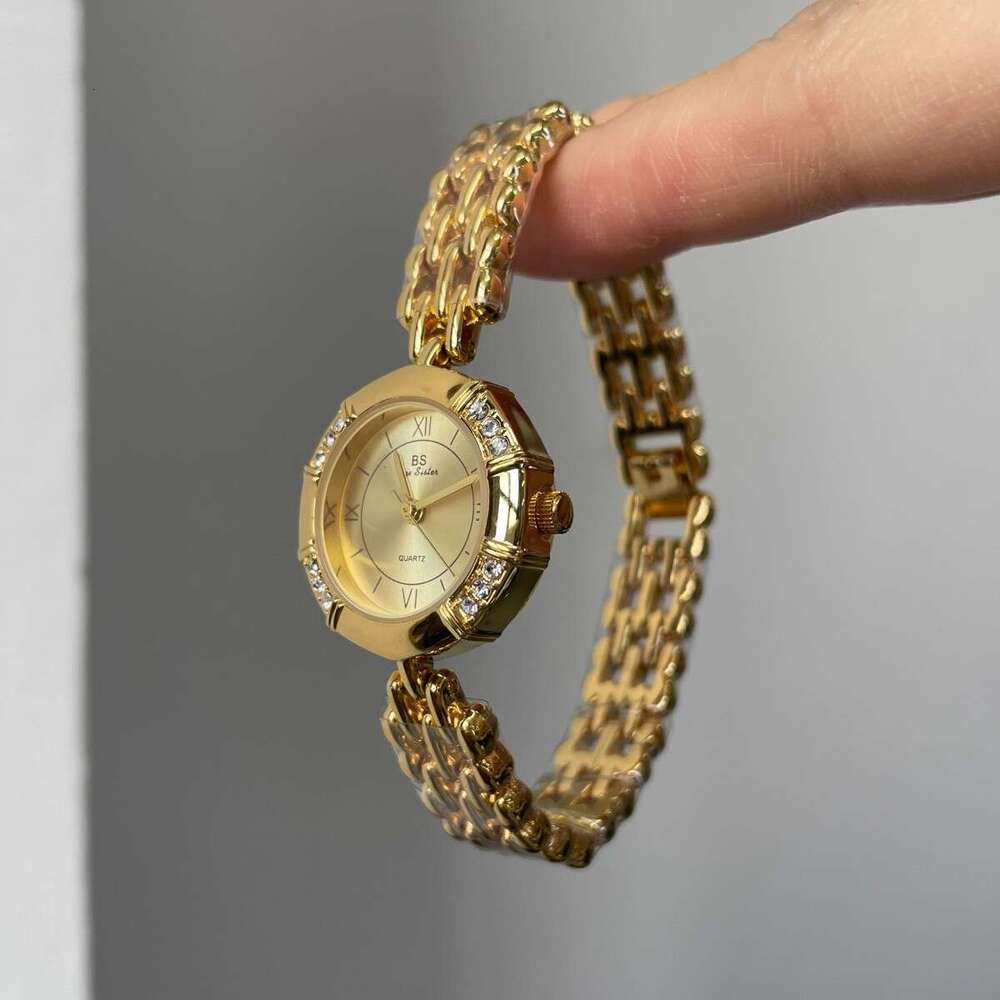 With Box Gold Women's with Diamonds Fashion Niche Design Retro Ladies Quartz Watch Casual Dainty Free gift