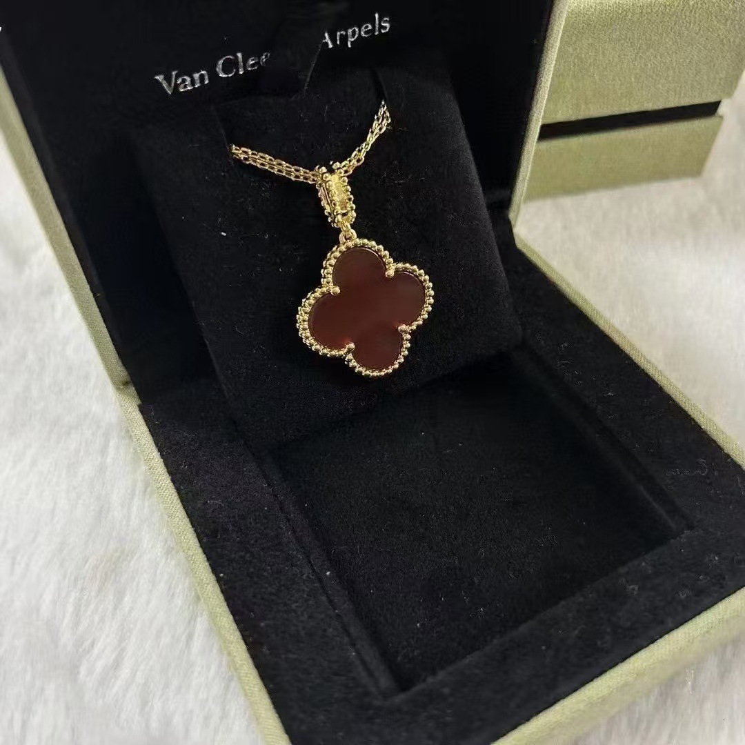 Designer Jewelry vanly cleef necklace V Four-Leaf Clover Sweater Chain for Women White Shell Agate Laser Full Diamond Large Double Layer Necklace