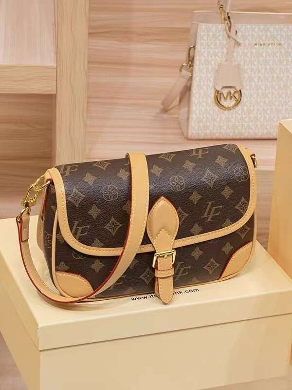 Valentine's Day Gift Genuine Leather Monogram Baguette for Women 2025 New High-end Niche Underarm Single Shoulder Crossbody Bag