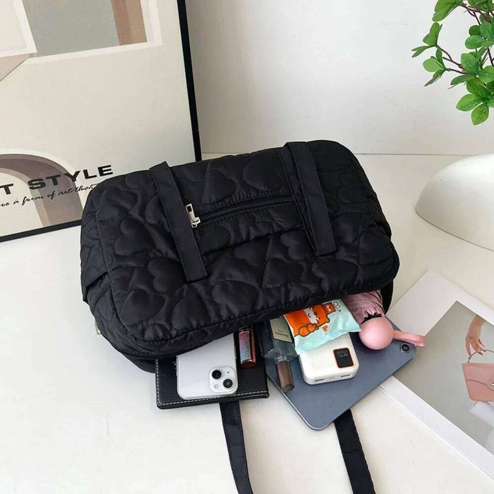 Autumn Winter Heart-shaped Quilted Embroidered Handbag, Fashionable Soft Quilting Shoulder Bag, Simple Solid Color Tote Bag