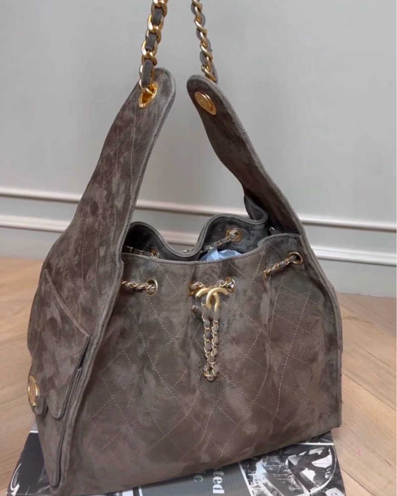 2026 10A leather bag vintage high-quality designer this seasons bestseller An adjustable chain that transforms into a bucket fashionable 99442