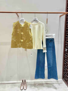 Zhihetang Winter Chinese Style Stand Collar Padded Thickened For Women New Year Festive Layered Vest LEEGO LENS