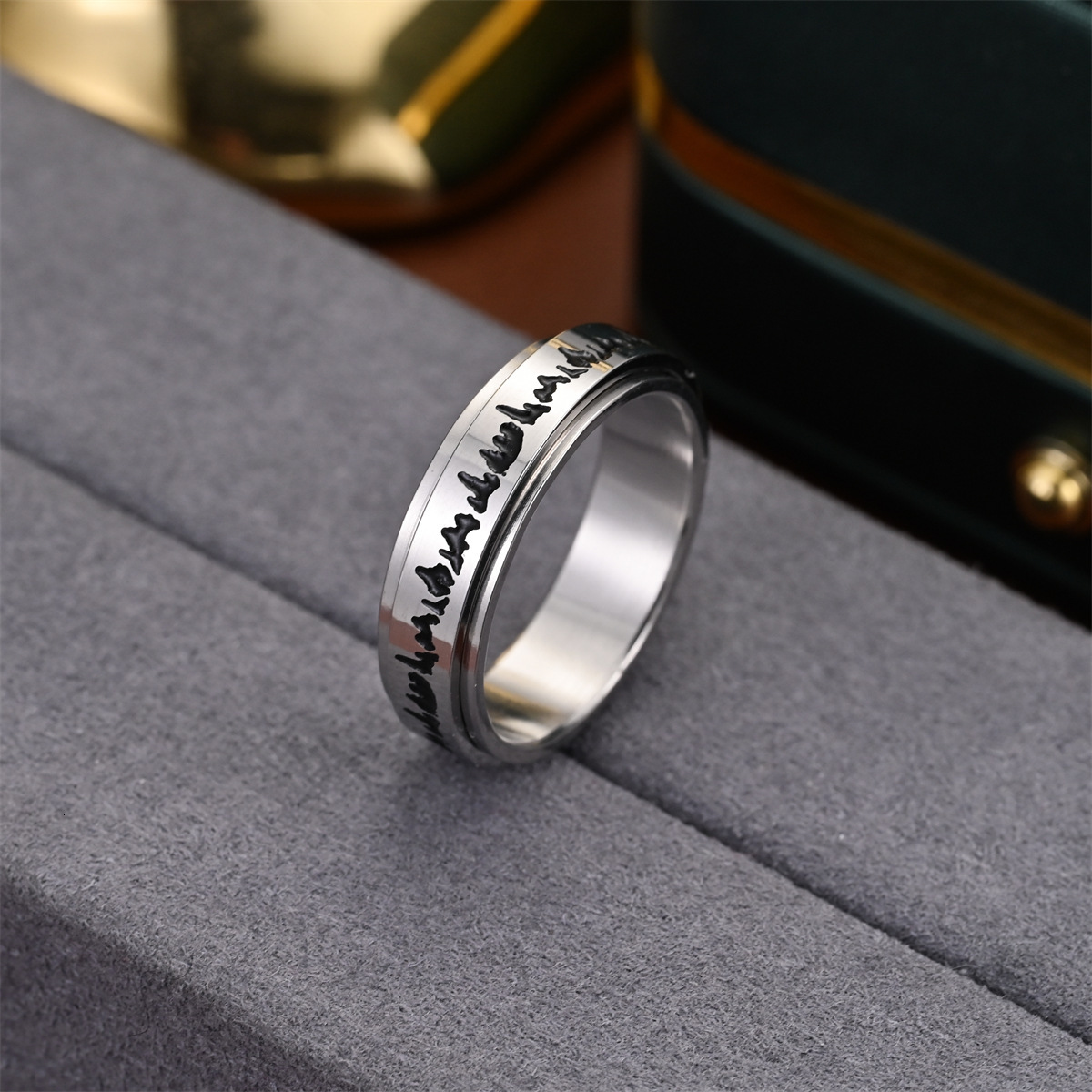 Fashion New Niche Rotatable Dark Forest Corrosion Blackened Ring Exclusive Source Manufacturer