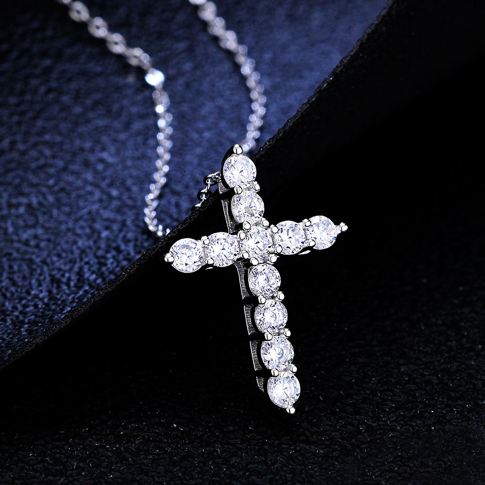 Hip HopTitanium Steel CZ Crystal Cross Pendant Necklace 18K White Gold Plated Cubic Zirconia Necklace for Women Shiny Lovers Diamond Necklace Wedding 