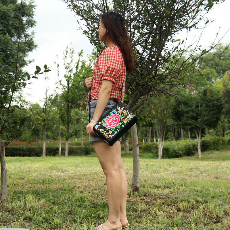 Ethnic Style Women's Shoulder Square Three-Layer Embroidered Bag