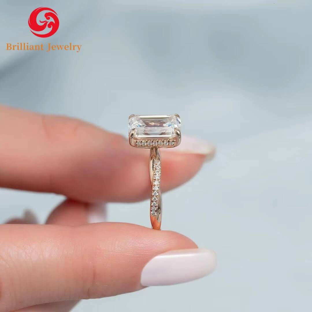 Factory Customized 18K Gold CVD HPHT VVS Lab Grown Created Engagement Ring IGI Certified Emerald Diamond for Women