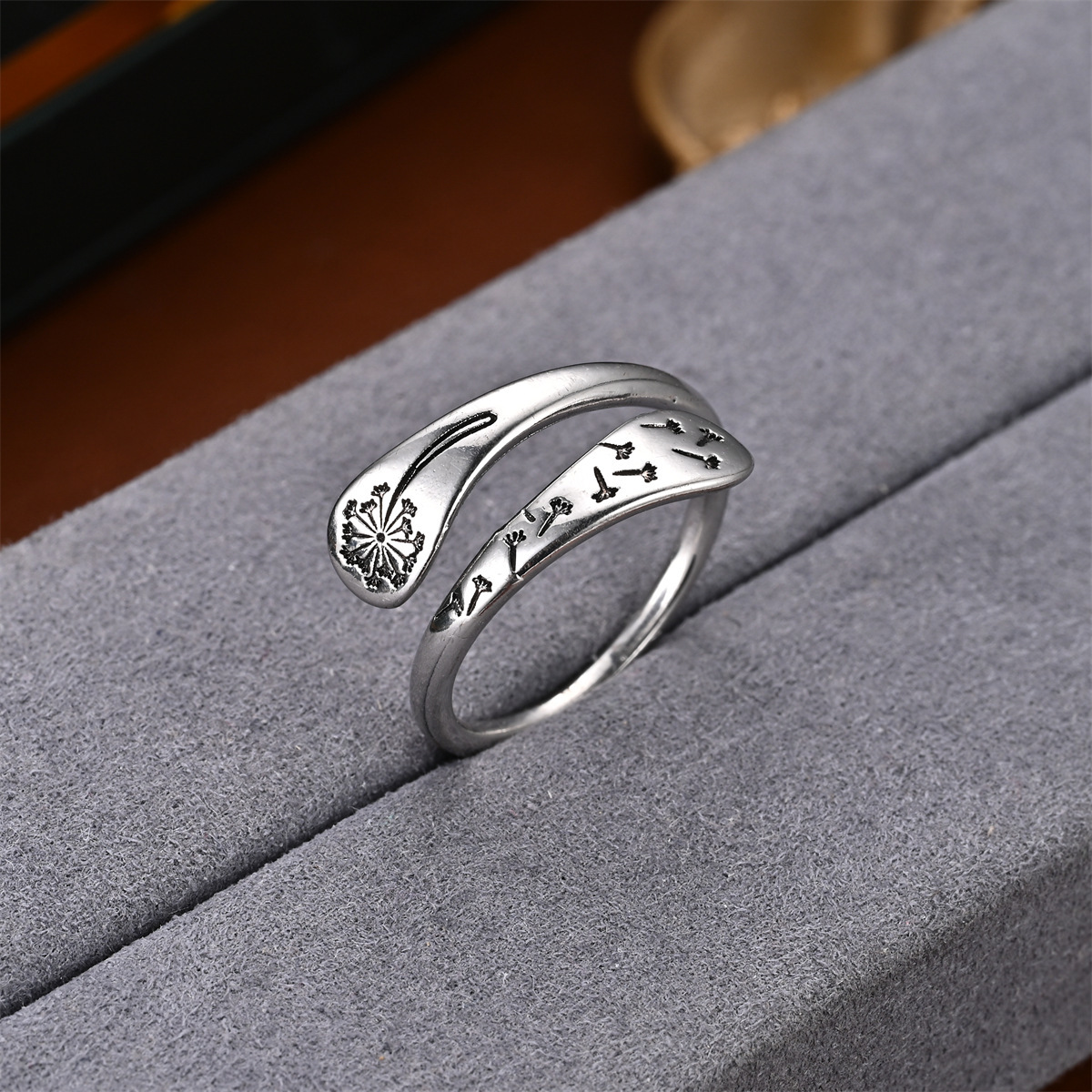 Fashion New Hydraulic Open Peacock Oil Inspirational Couple Ring Source Manufacturer