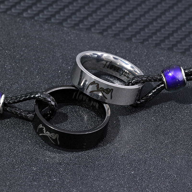 Exclusive Creative New Color-Changing Round Bead in Hand I Love You Couple Rings Necklace Manufacturer