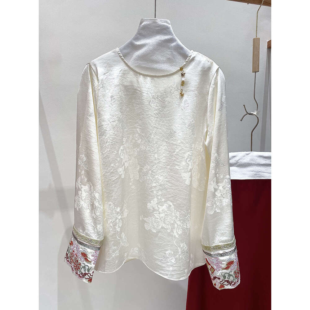 Zhihetang Chinese Round Neck Embroidered National Style Long Sleeve Winter Red New Year Base Layer Top LEEGO LENS