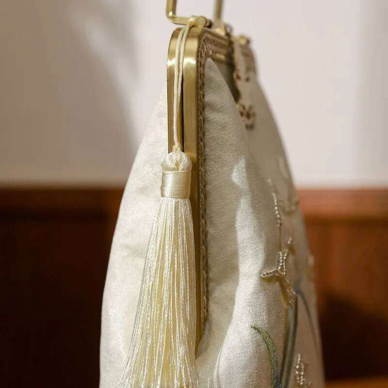 Johnature New Silk Cheongsam Ladies Mini Bags Antique Handbag Handmade Embroidery Tassel Elegant Floral Shoulder Bag KABAHEBINGJUE