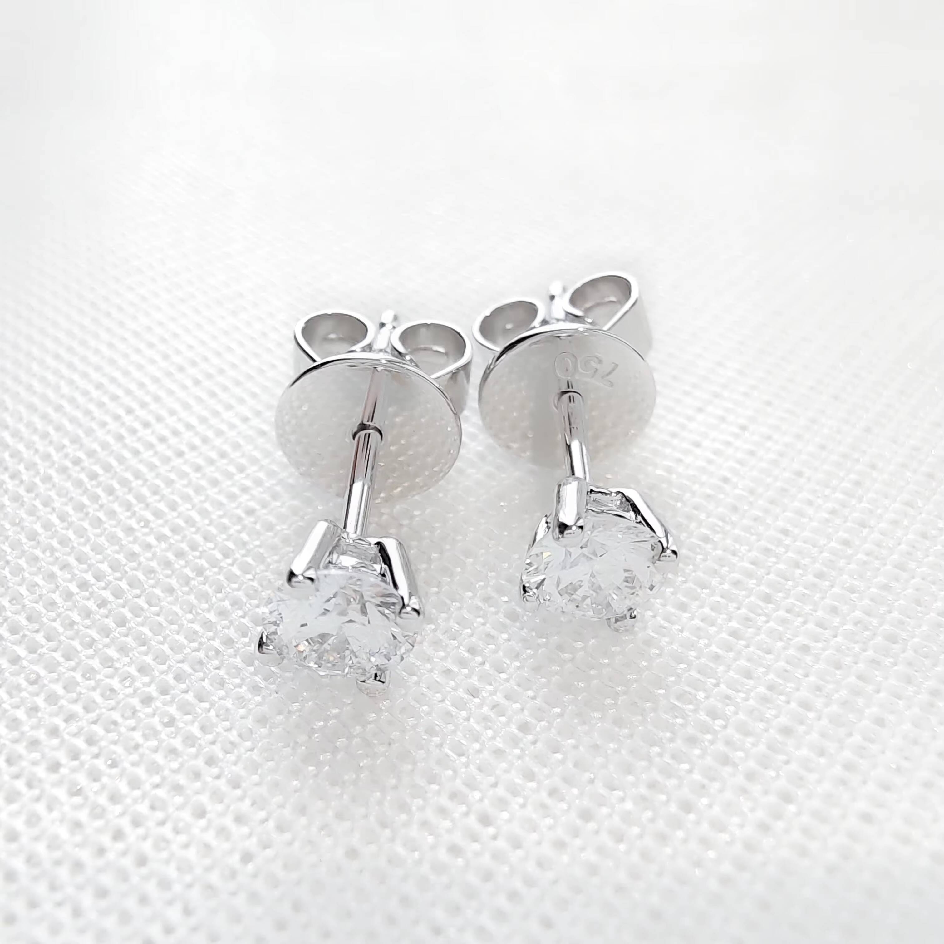 Custom 18K White Solid Gold D Color VS 03ct Round Cut Lab Grown Diamond Stud Earrings for Women