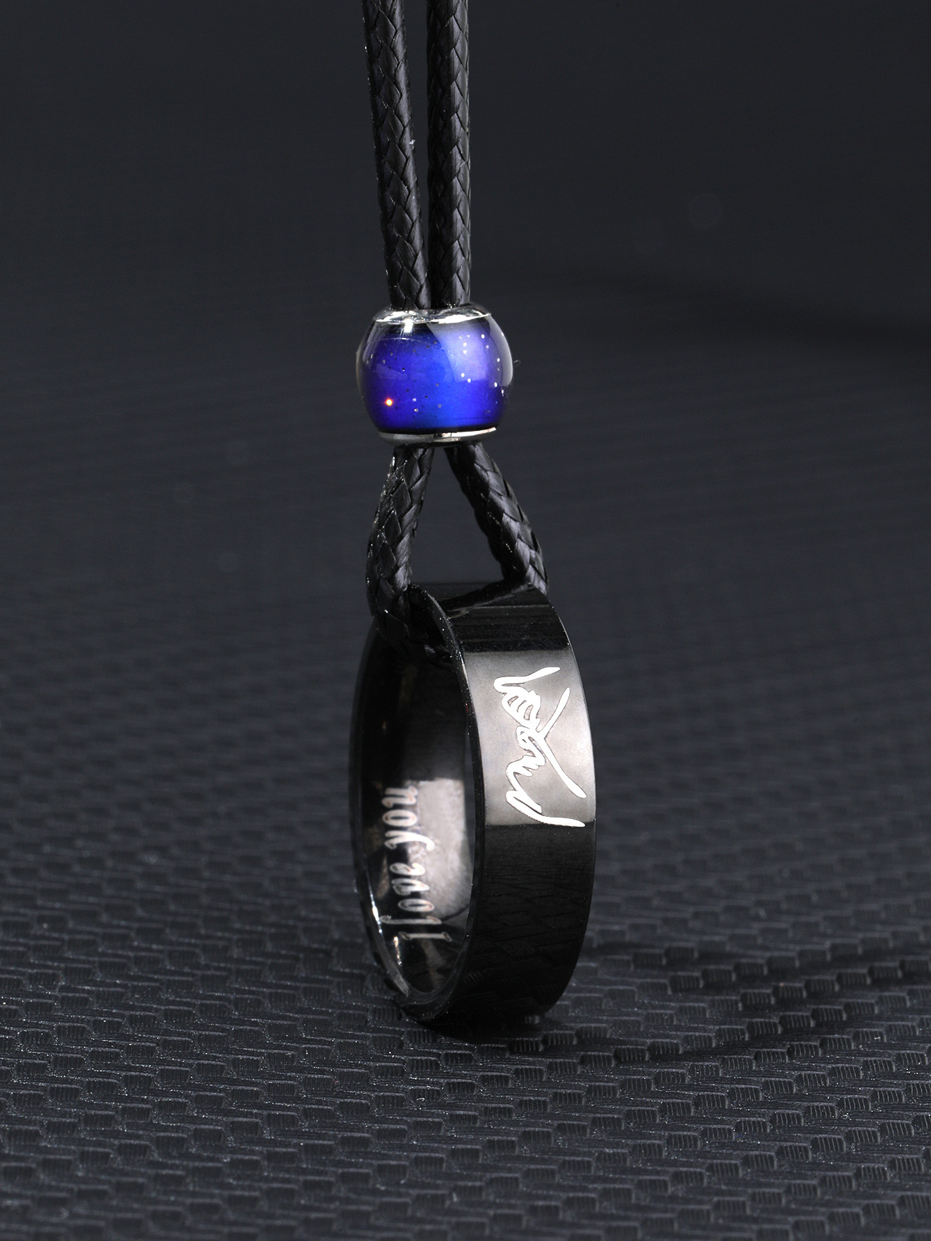 Exclusive Creative New Color-Changing Round Bead in Hand I Love You Couple Rings Necklace Manufacturer