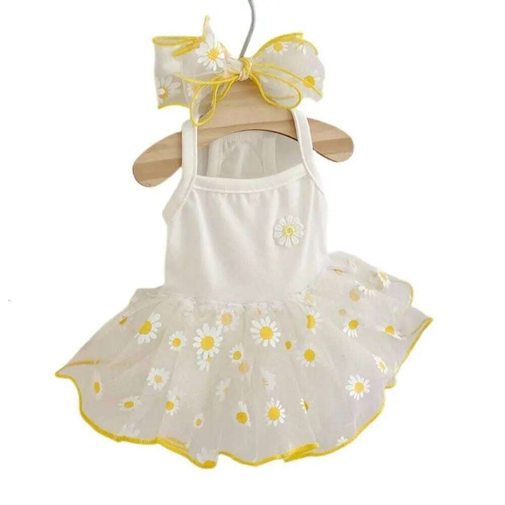 Sweet Cute Dog Dresses XS-XL Princess Dress Pet Clothes Strawberry Daisy Pattern Sleeveless Cat Skirts Daily Wear H260130