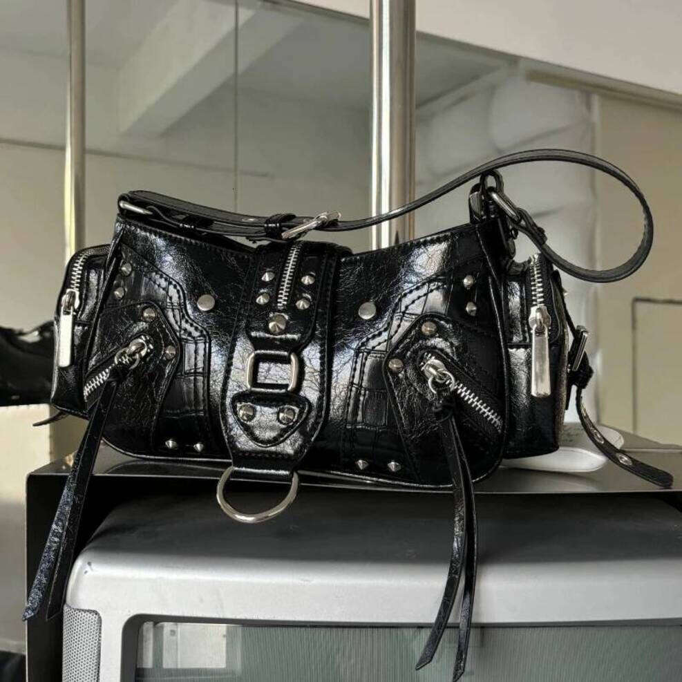 OLOEY NEW Underarm Bags For Women Luxury creativity Handbag Purses New In Vintage PU Leather Rivet Decoration Shoulder Crossbody