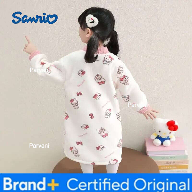 Sanrio Hello Kitty Nightgown Autumn and Winter 2025 New Flannel Thickened Girls Cartoon Cute Kt Cat Warm Home Bathrobe H260130