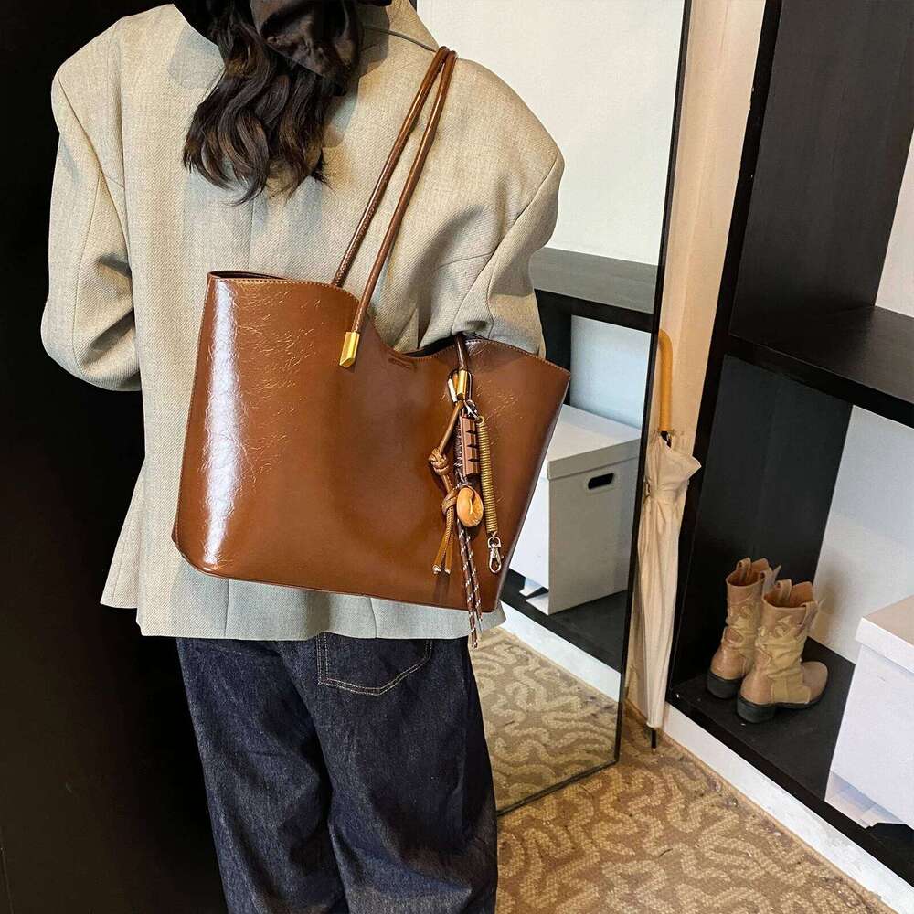Women PU Leather Solid Color with Zipper One Shoulder Armpit Bag Large Capacity Handbag for Dating School Shopping Z260130