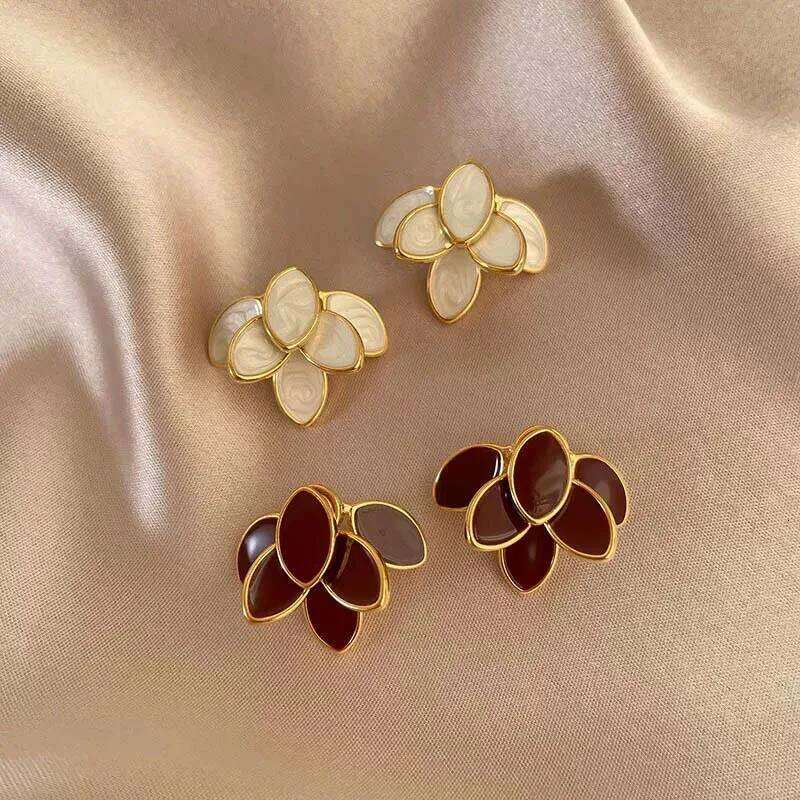Vintage White Enamel Drip Oil Shell Leaf Stud For Women Elegant Metal Irregular Petals Temperament Earrings Jewelry