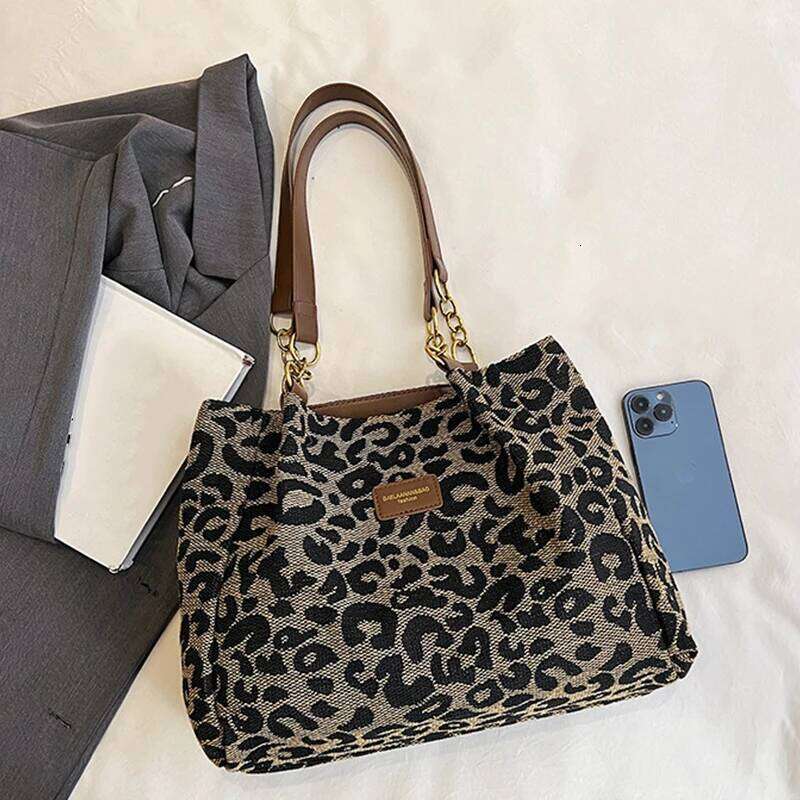 Women's Large Capacity Fashion Handbags Leopard Design Versatile Underarm & Shoulder Tote Female Shopper Bags Z260130