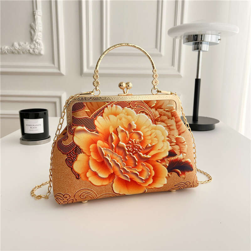 Peking Opera National Trend Finished Fashion Ethnic Hanfu Crossbody Handbag Cheongsam Trendy Street Style Item Clip Bag MASA