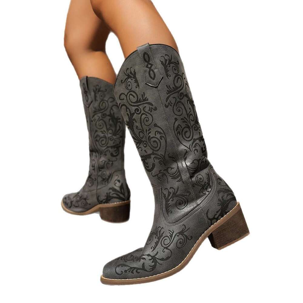 2026 Autumn Pointed Toe Embroidered Knight Large Size Chunky Heel British Style V-Mouth Mid-Heel Western High Boots for Women Export
