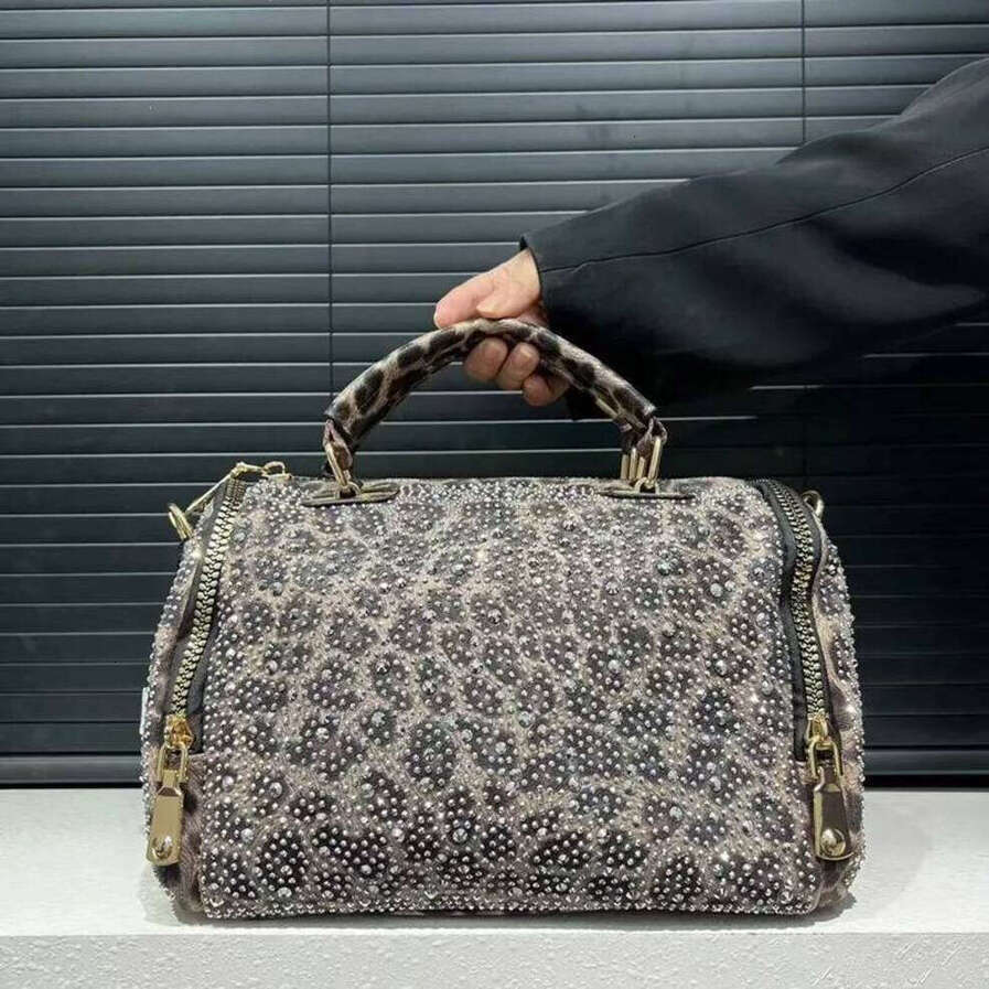 OLOEY 2025 Women Retro Trendy Large Capacity Leopard Print Tote Luxury Creativity Women's Full Inlaid Diamond Handbags Shoulder Bag High-End Sing