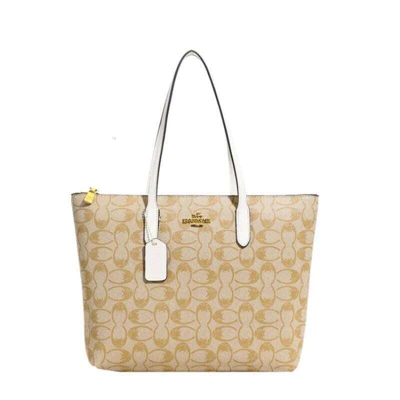 Premium Vintage Luxury Crossbody Bag Large Capacity Practical Stylish for Daily Commute Weekend Outdoor Leisure Outings Z260130