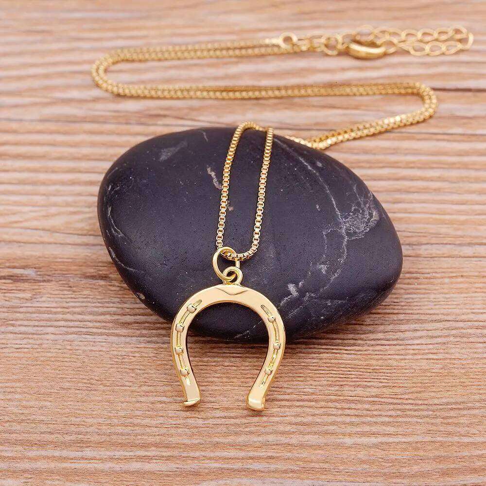 Ins Popular Fashion Classic Horseshoe Pendant Necklace Lucky Cute U Shaped Women Wedding Collier Gift Special Jewelry