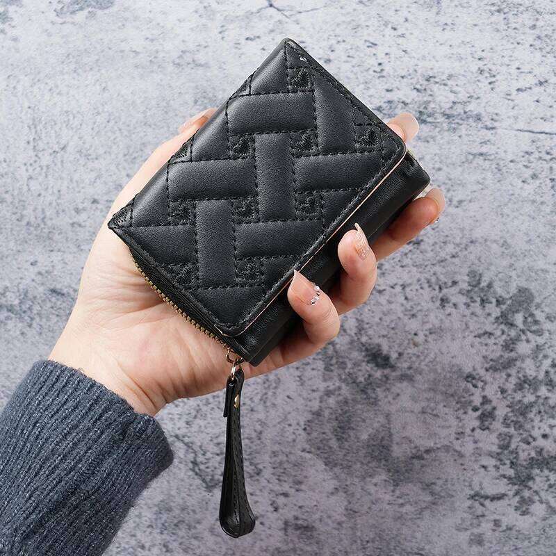 New Women's Short, Simple Embroidered Love PU Zero Multi Small Wallet Clip Card Bag Z260130