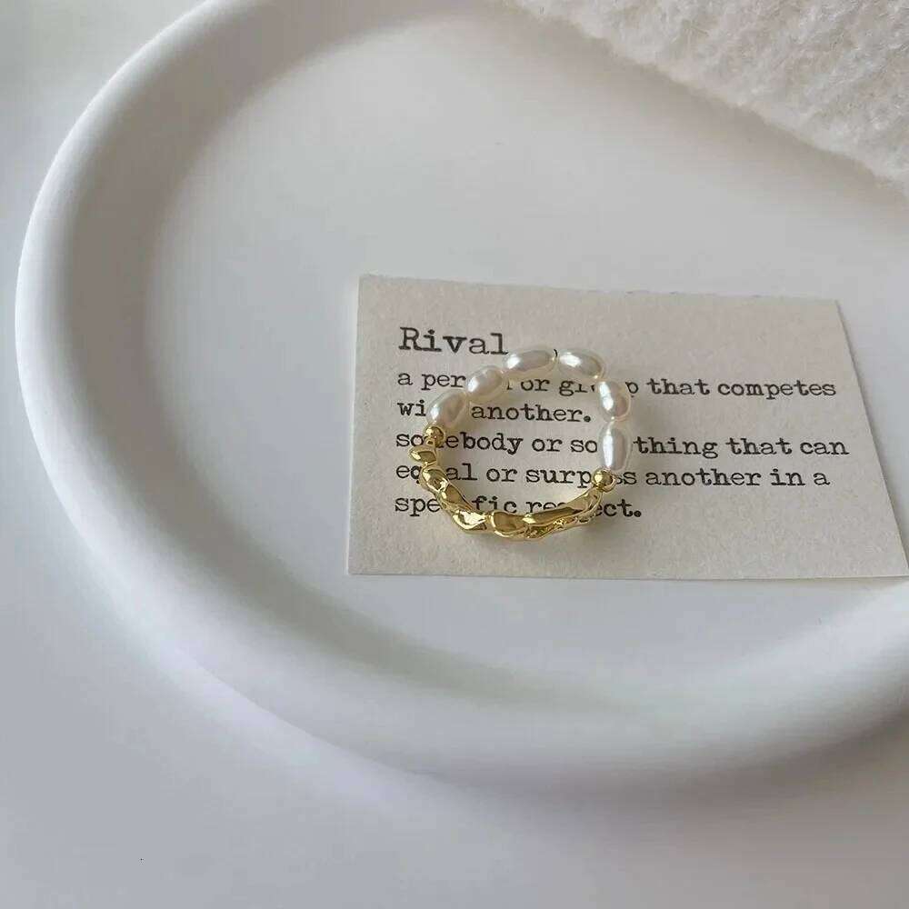 Korean Retro Elastic Rope Imitation Pearl Beaded for Women Fashion Party Metal Chain Splicing Finger Ring Jewelry WomenGift XJ260130