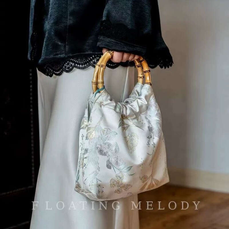Unique And Stylish Gold Butterfly Love Flower Handheld Bamboo Knot New Chinese National Style Ftlody Floating Moon Original Matched With Cheongsam Bag