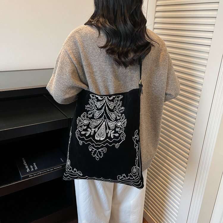 New Retro Chinese Style Large Capacity Shoulder Underarm Casual Embroidery Crossbody Bag Evergwish