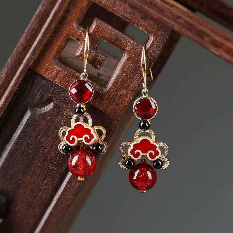 Chinese Style Red Year New Festive Exquisite Bride with Classical Features 2024 Earrings for Women
