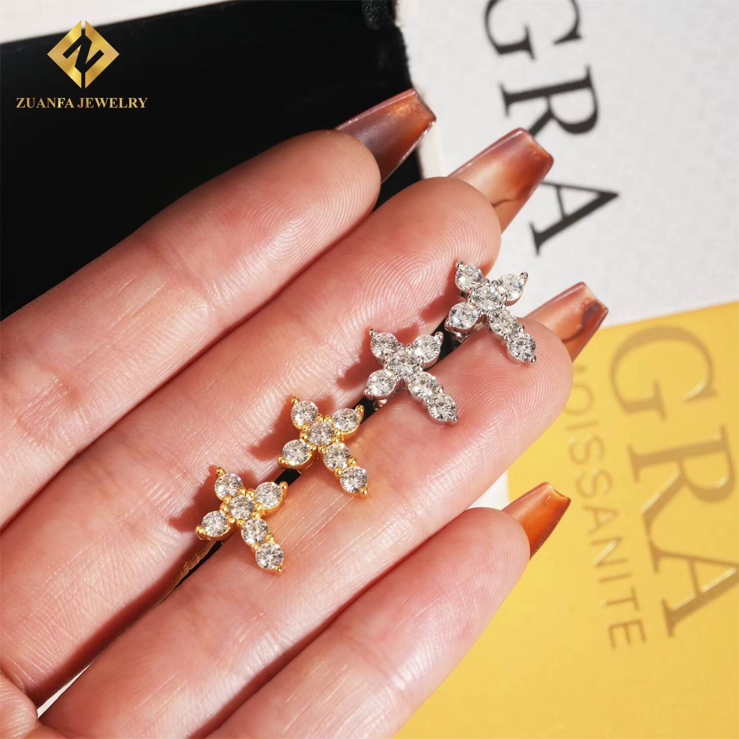 Fine Hip Hop Moissanite Jewelry Iced Out VVS Moissanite Diamond Ear Studs 925 Sterling Silver Cross Stud Earrings for Men Women