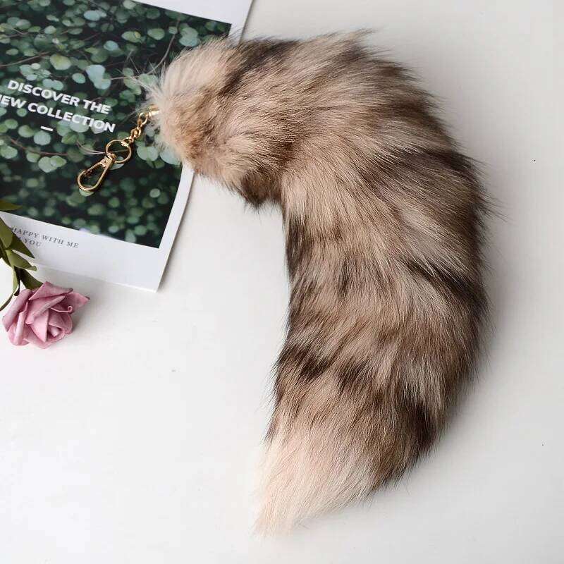 2024 New Fashion Fox Keychain Wolf Tail Fur Tassel Bag Tag Black And Brown Pom Charm Keyring Holder Strap Chain Gifts Z260130