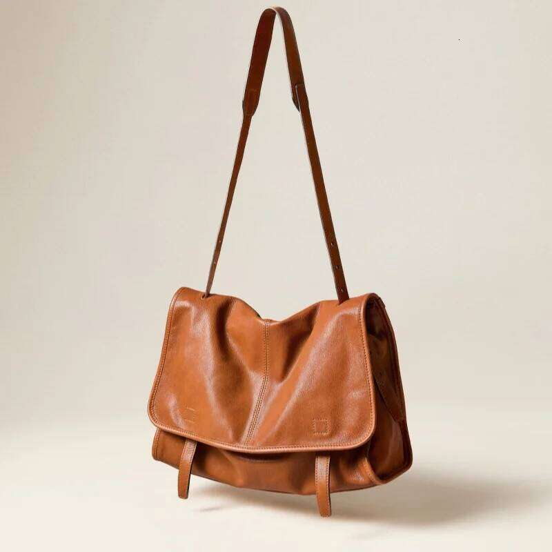 Large-Capacity Commuter Vintage Casual Shoulder Messenger Bag for Women Soft and Comfortable
