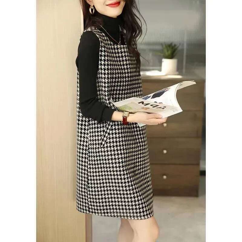 Leisure Temperament Mid Length Autumn/Winter New Sleeveless Vest Women Dress XJ260130
