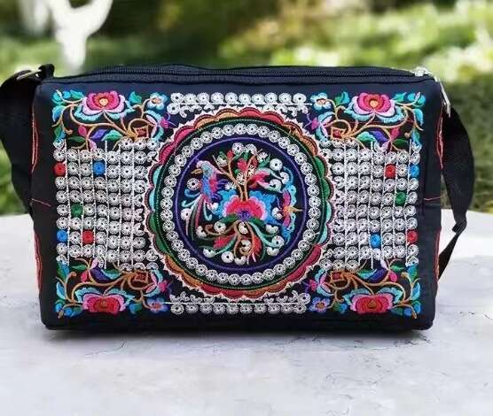 Ethnic Style Women's Shoulder Square Three-Layer Embroidered Bag