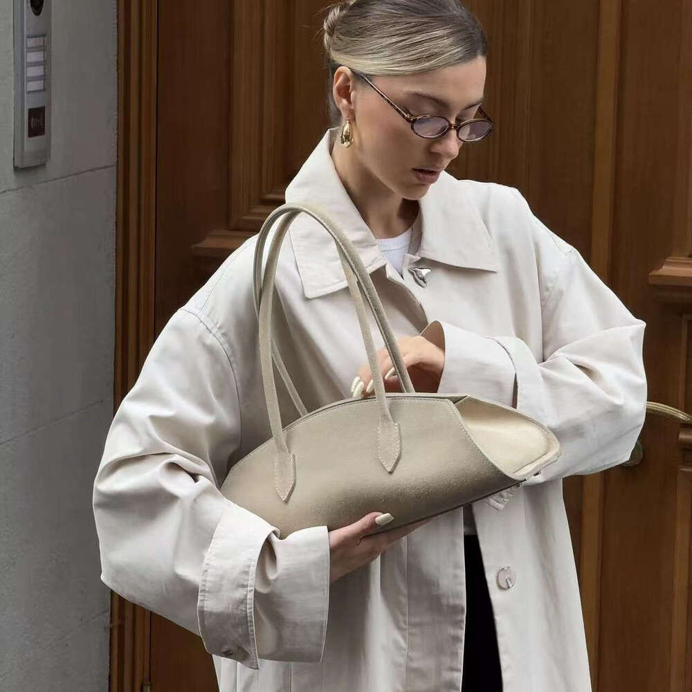 Totebag Shoulder ROSE NOIRE Genuine Leather French Retro Sausage Autumn Winter Commuter Suede Underarm Bag Single Handbag