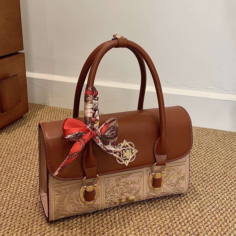 Autumn Winter New Handbag Red Wedding Cross-Border Hot-Selling Women's High-End National Style Embroidered Crossbody Bag MASA