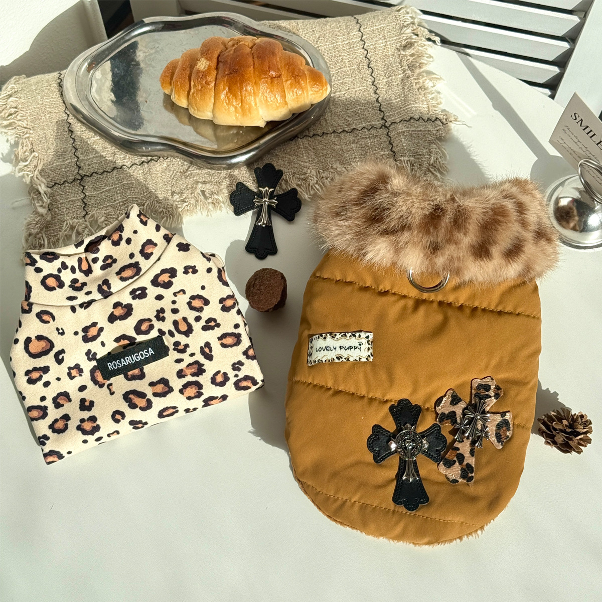 Winter New Product: Small and Medium sized Pet Dogs, Cats, Cashmere with Cotton Collar for Warmth and Traction, Cotton Jacket