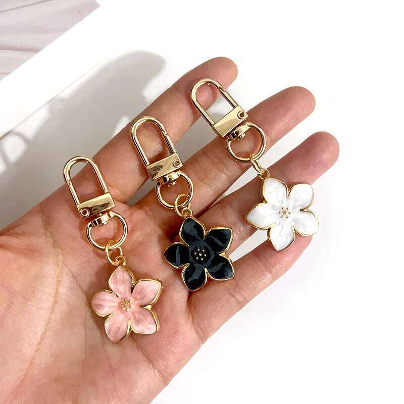 Lovely Sakura Flower Keychain Charm Enamel Pink White Black Women Bag Charms Key Ring Accessories Z260130
