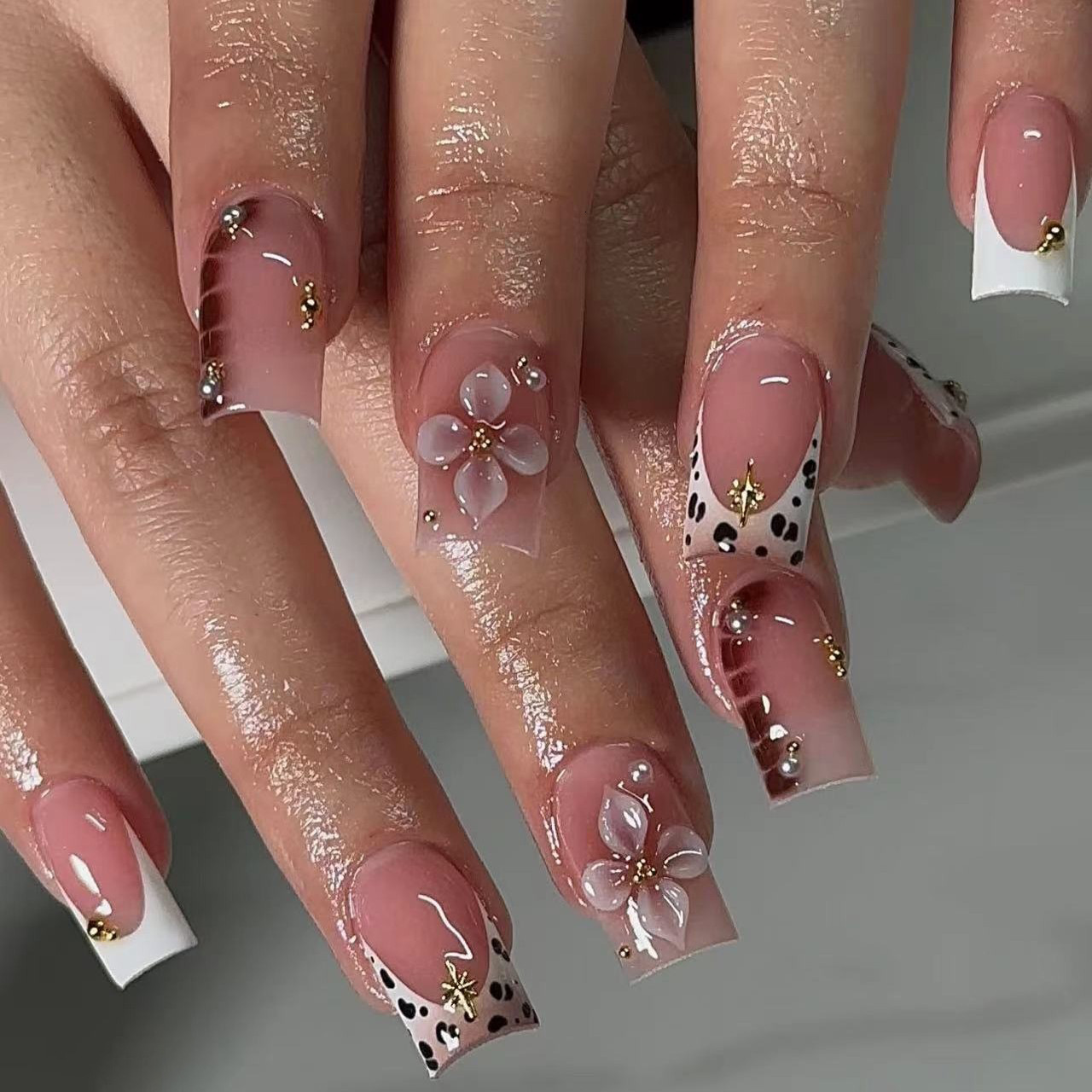 Foreign Trade French Nude Pink Leopard Print 3D Flower Simple Fashion Wearable Nails Detachable Nail Stickers Boxed