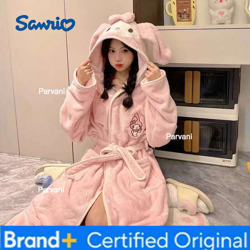 Sanrio Cartoon Kuromi Cinnamoroll My Melody Womens Hooded Bathrobe Ladies Plush Warm Long Robe Fleece Nightgown Sleepwear H260130