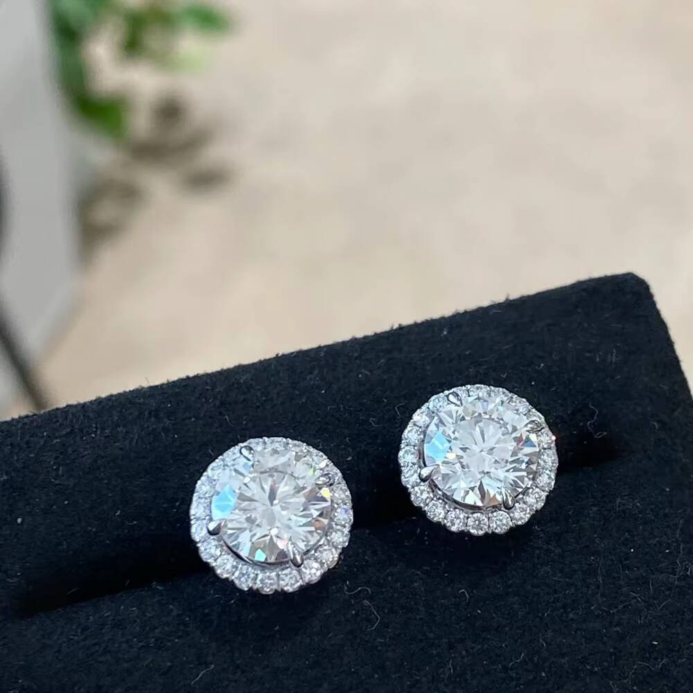 High Quality White Gold Round Brilliant Cut 05 Carat Lab-grown Diamond Stud Earrings Set Unisex IGI Certified